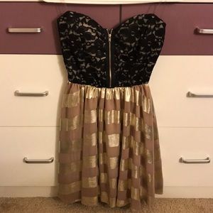 Strapless minidress